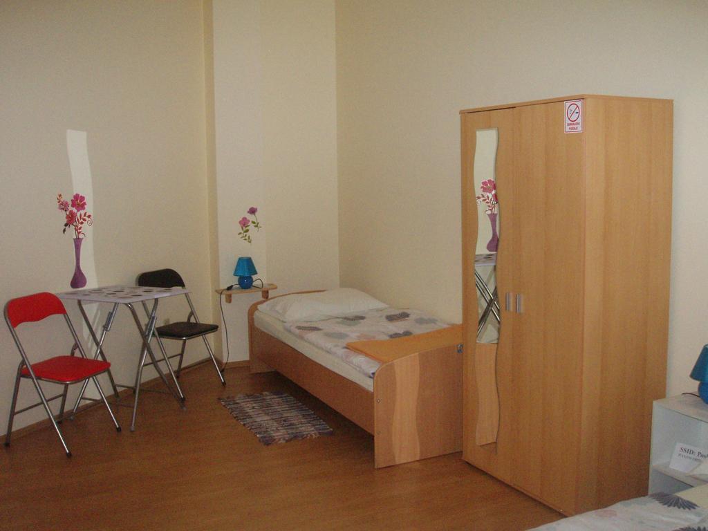 Hostel Poslon Krapina Chambre photo